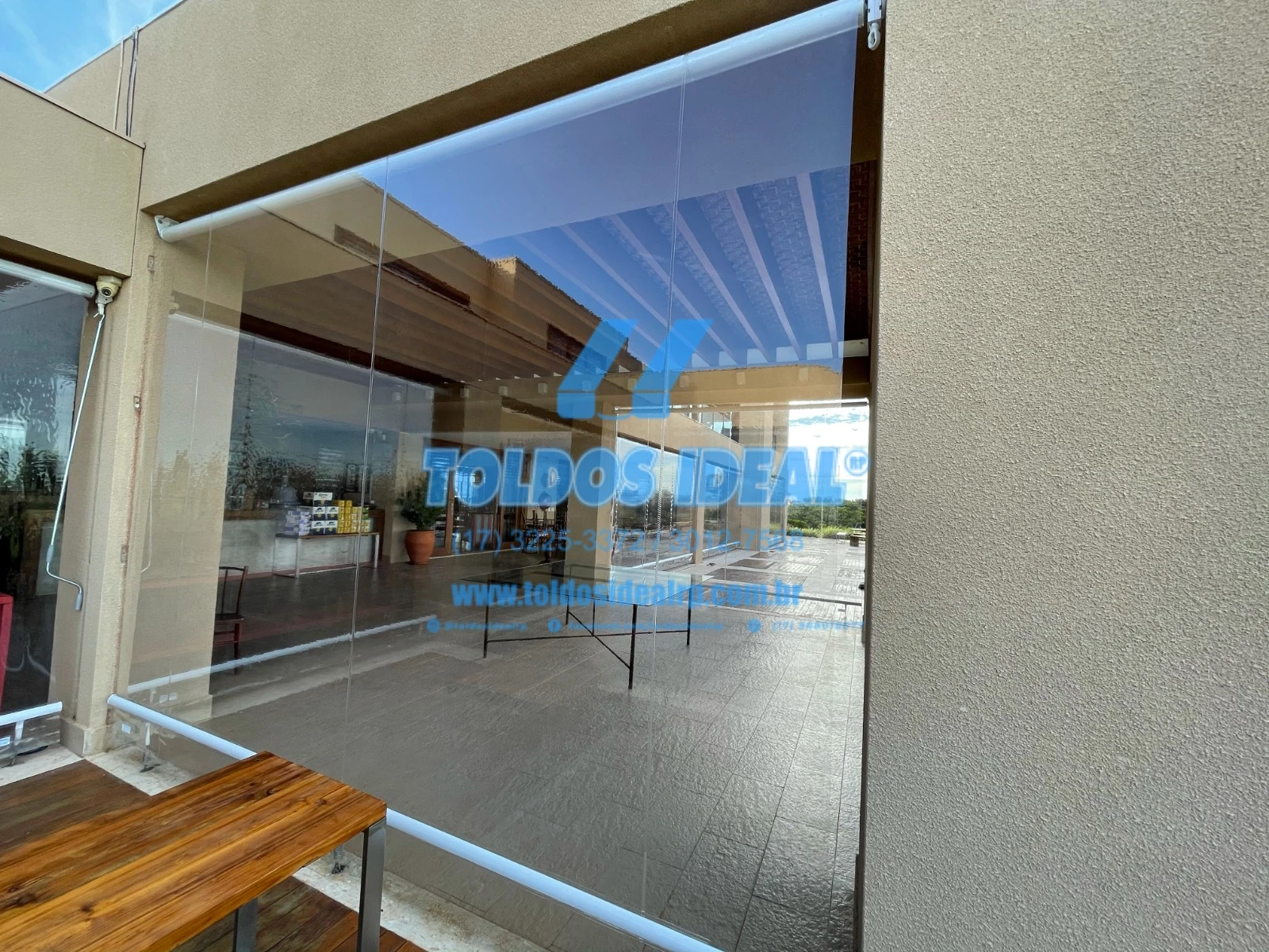 Toldo cortina transparente
